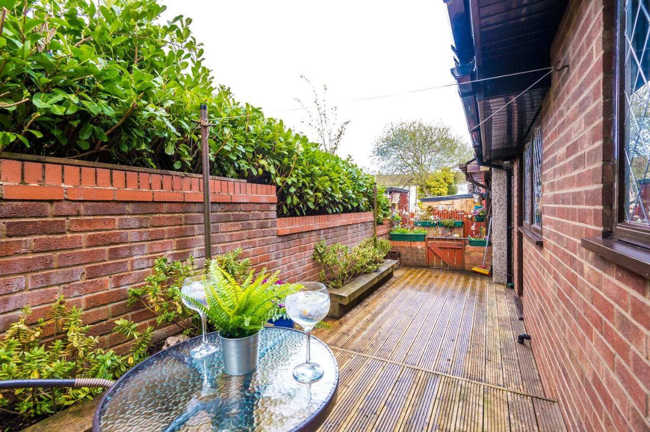 Sunshine Cottage By Happy Sunshine Stay Golborne Luaran gambar